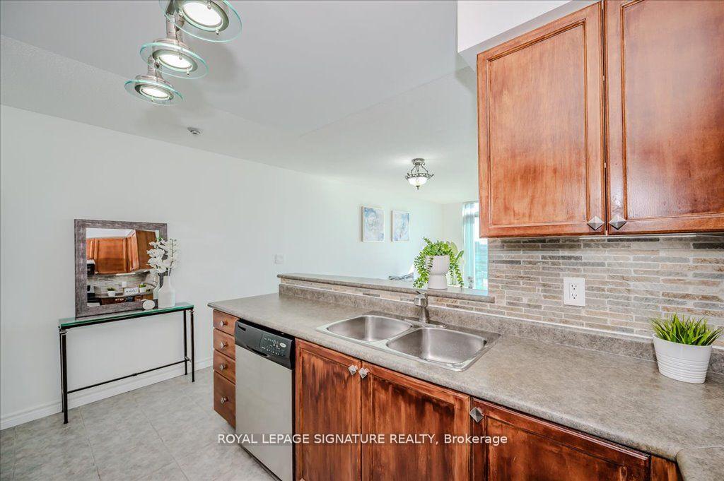1 Bedroom Condo at 2545 Erin Centre, Mississauga For sale