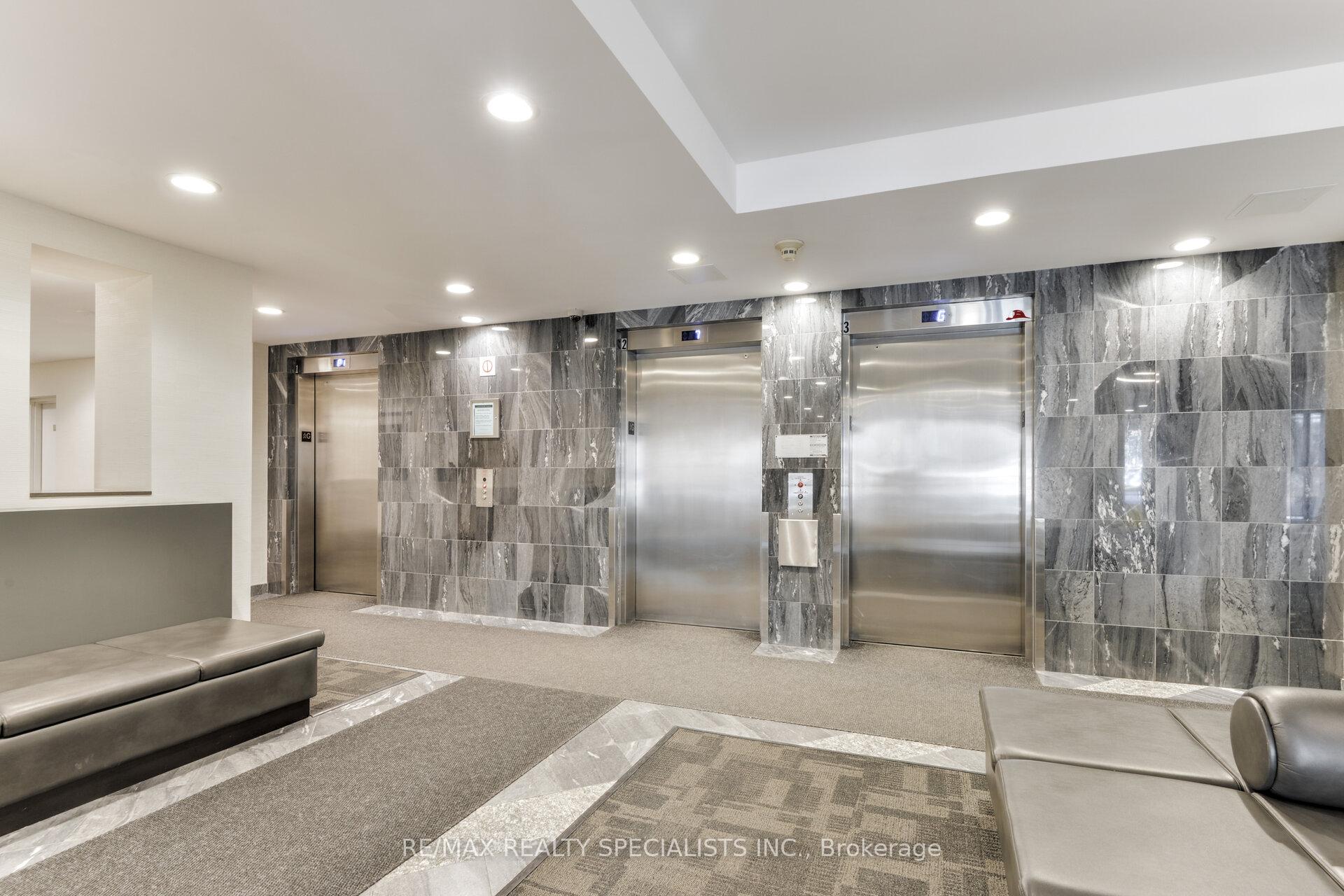 3 Bedrooms Co-op at 350 Webb, Mississauga For sale