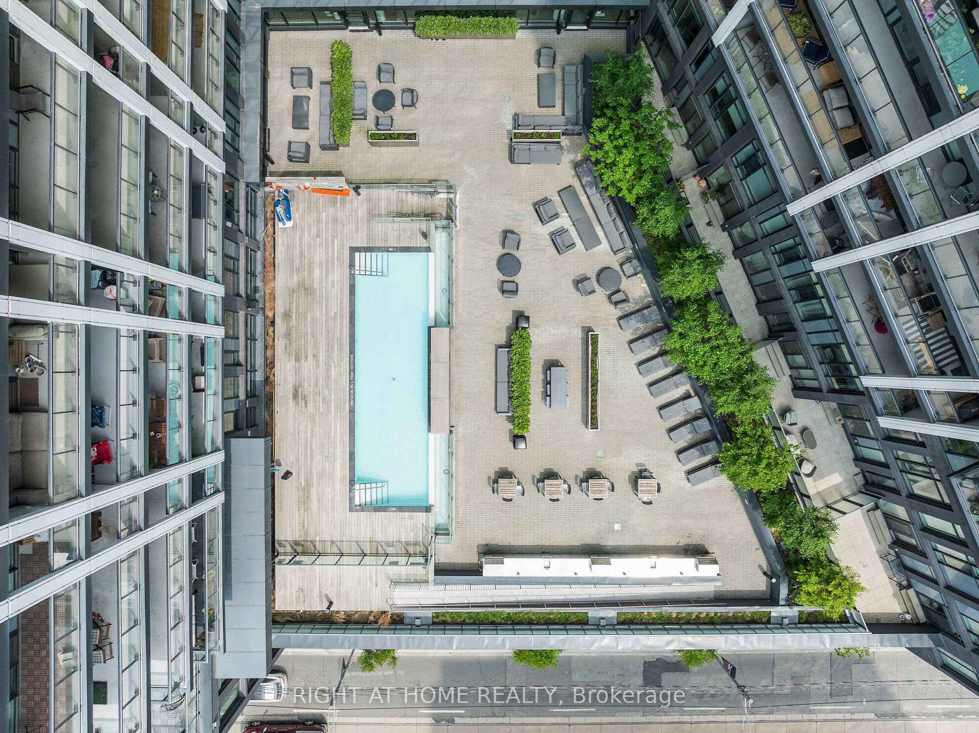 2 Bedrooms Condo at 50 Power, Toronto For sale