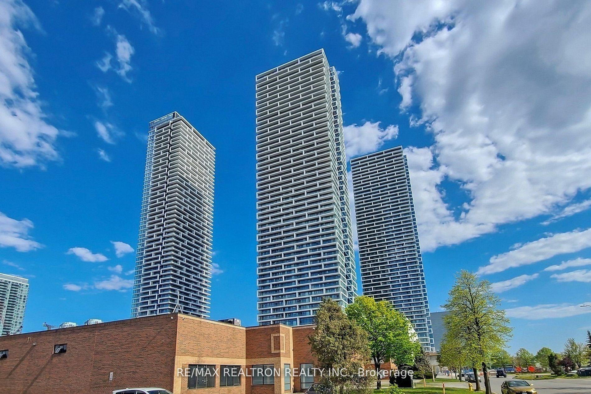 2 Bedrooms Condo at 950 Portage, Vaughan For sale