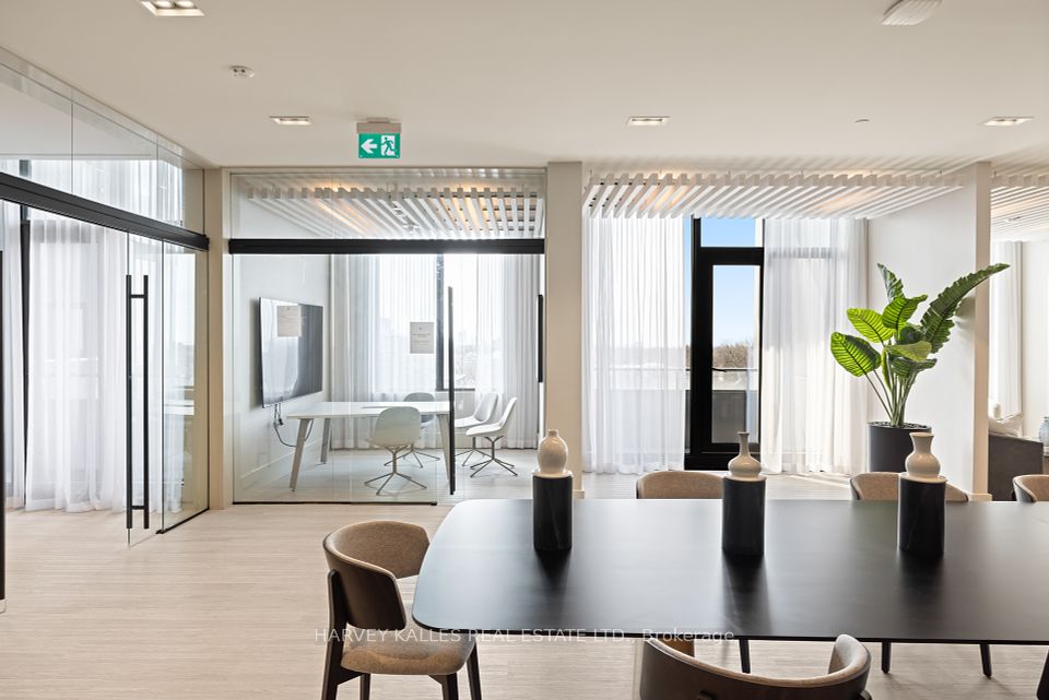2020 Bathurst Street 1602