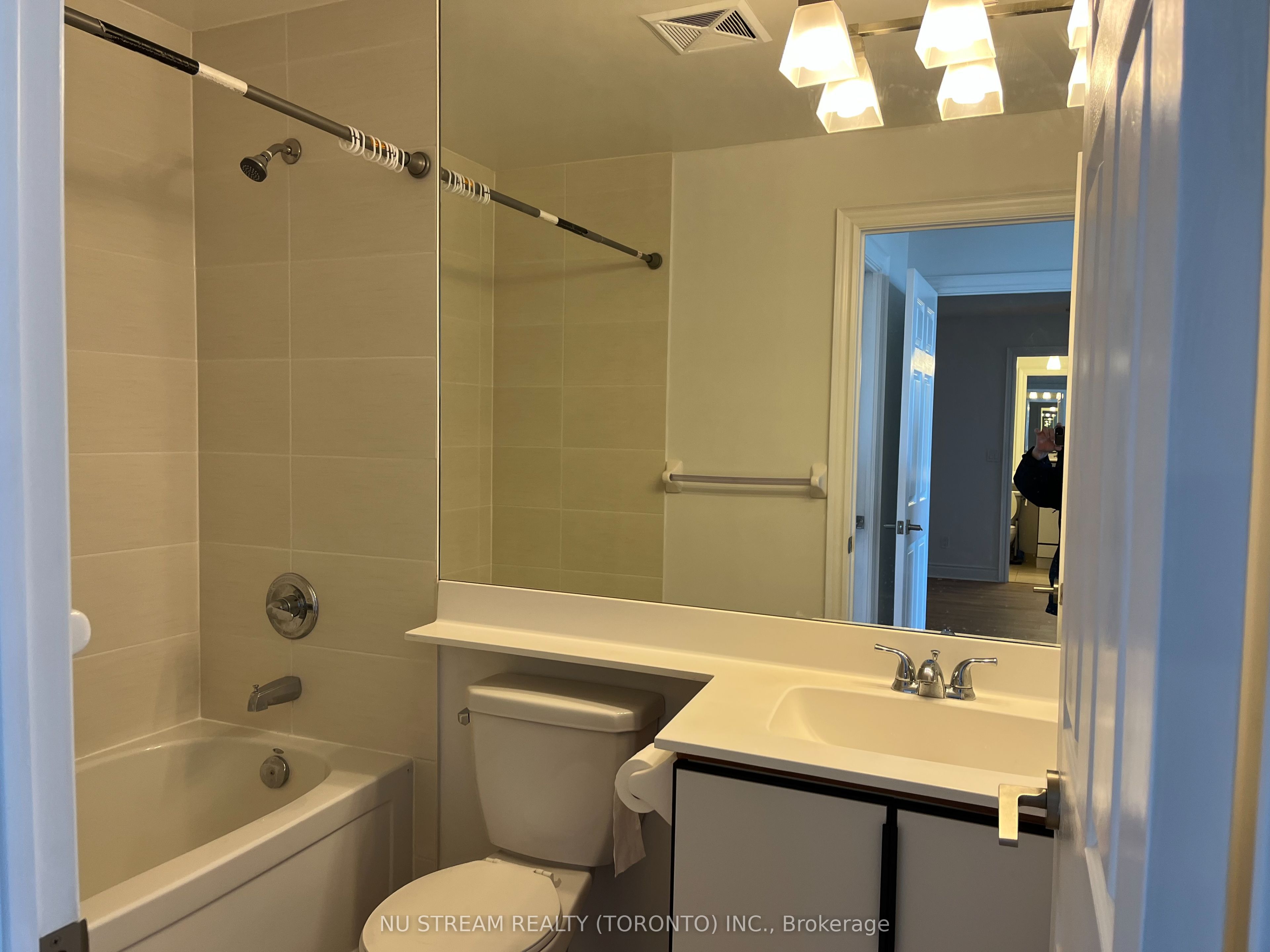23 Cox Boulevard, #1651