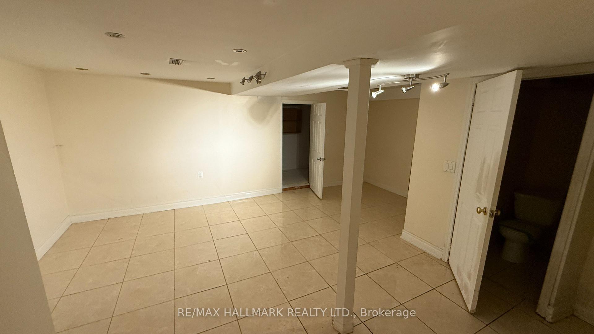 4 Bedrooms Condo at 3600 Morning Star, Mississauga For sale