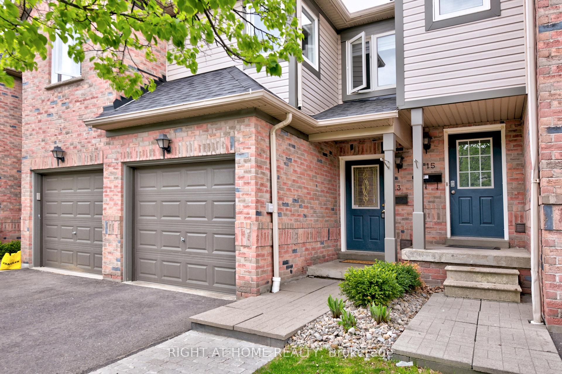 3 Bedrooms Condo at 4600 Kimbermount, Mississauga For sale