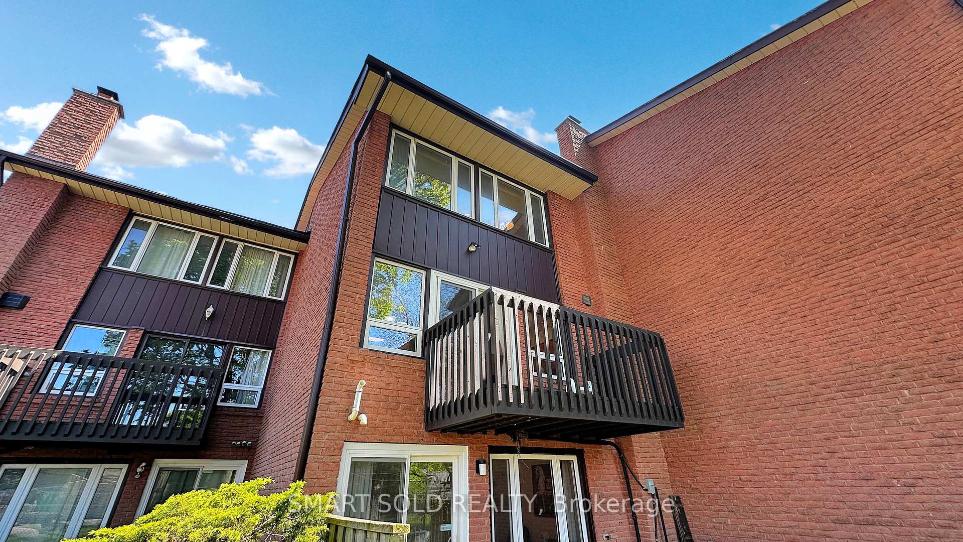 3 Bedrooms Condo at 2606 Midland, Toronto For sale
