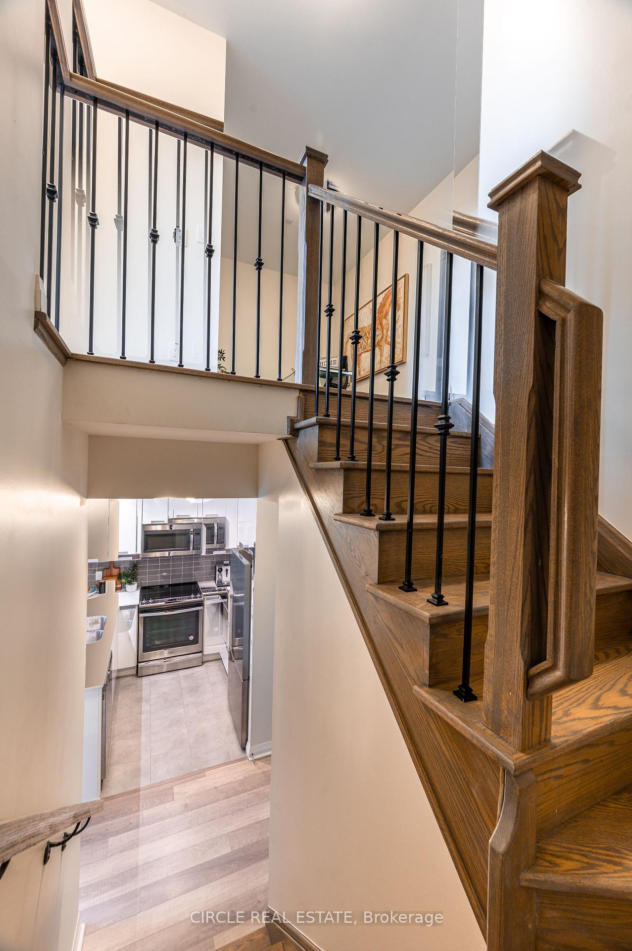 4 Bedrooms Condo at 5033 Four Springs,  Mississauga For sale