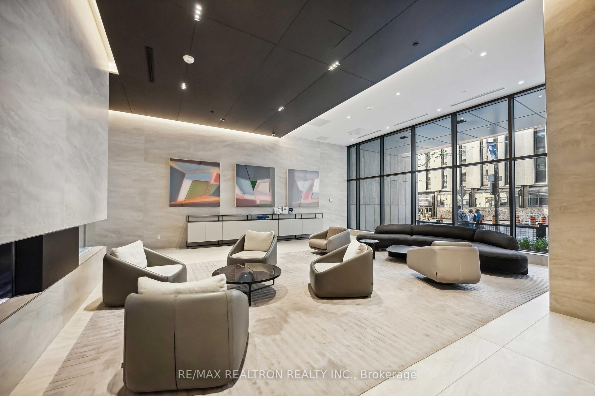 1 Bedroom Condo at 2221 Yonge, Toronto For sale