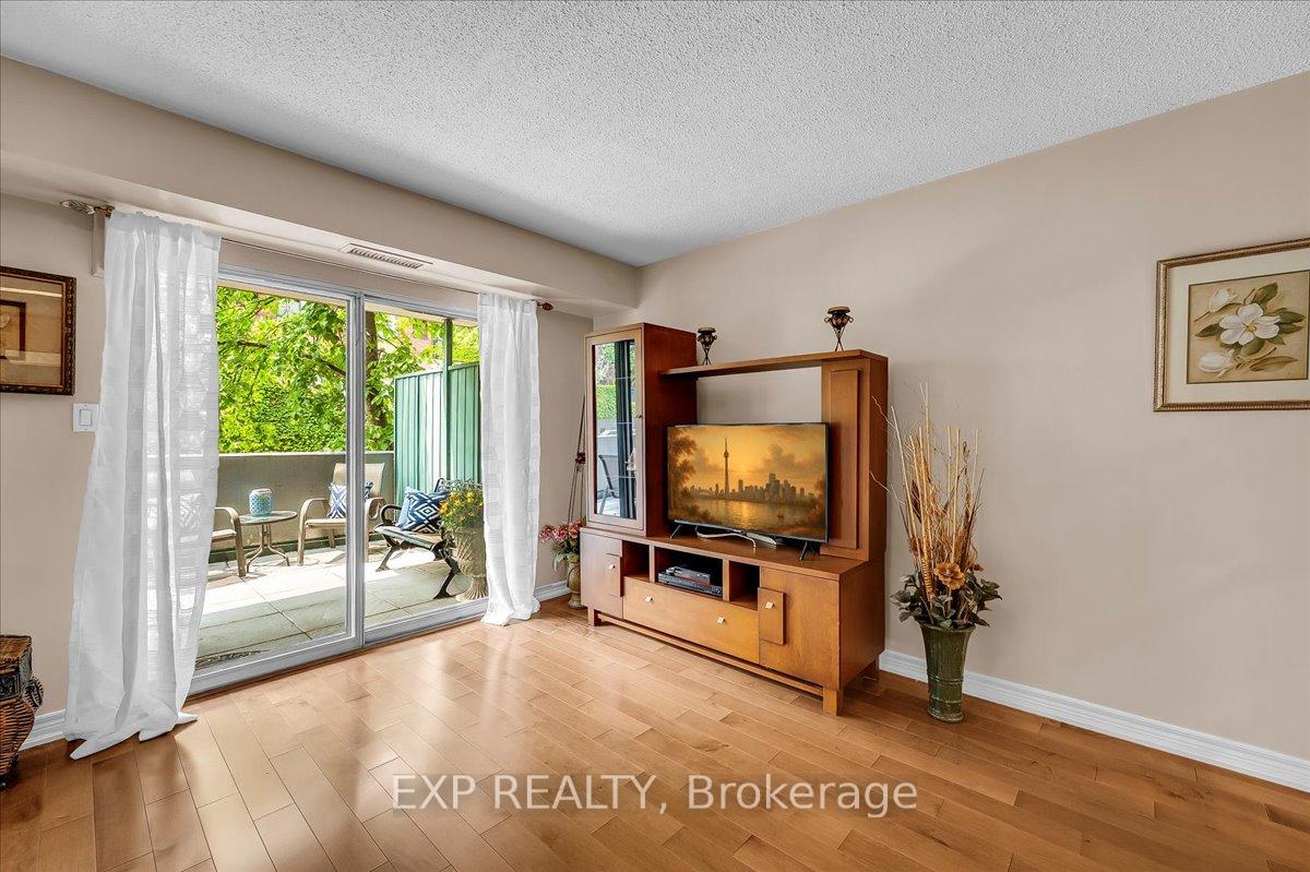 1 Bedroom Condo at 141 Woodbridge, Vaughan For sale