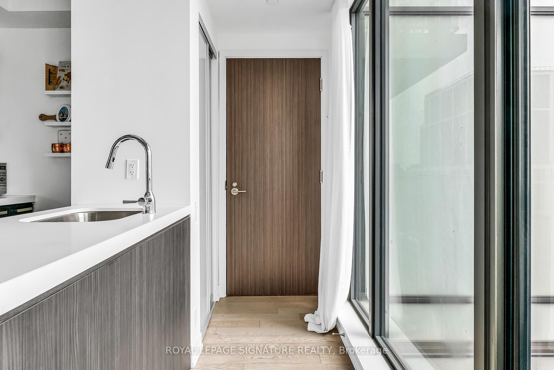 1 Bedroom Condo at 461 Adelaide, Toronto For sale