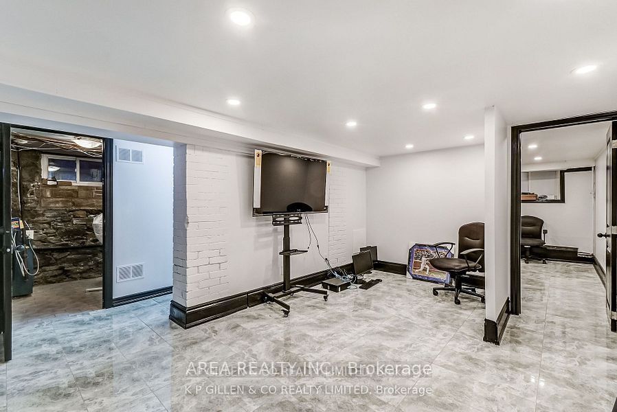 198A Davenport Road, #LL