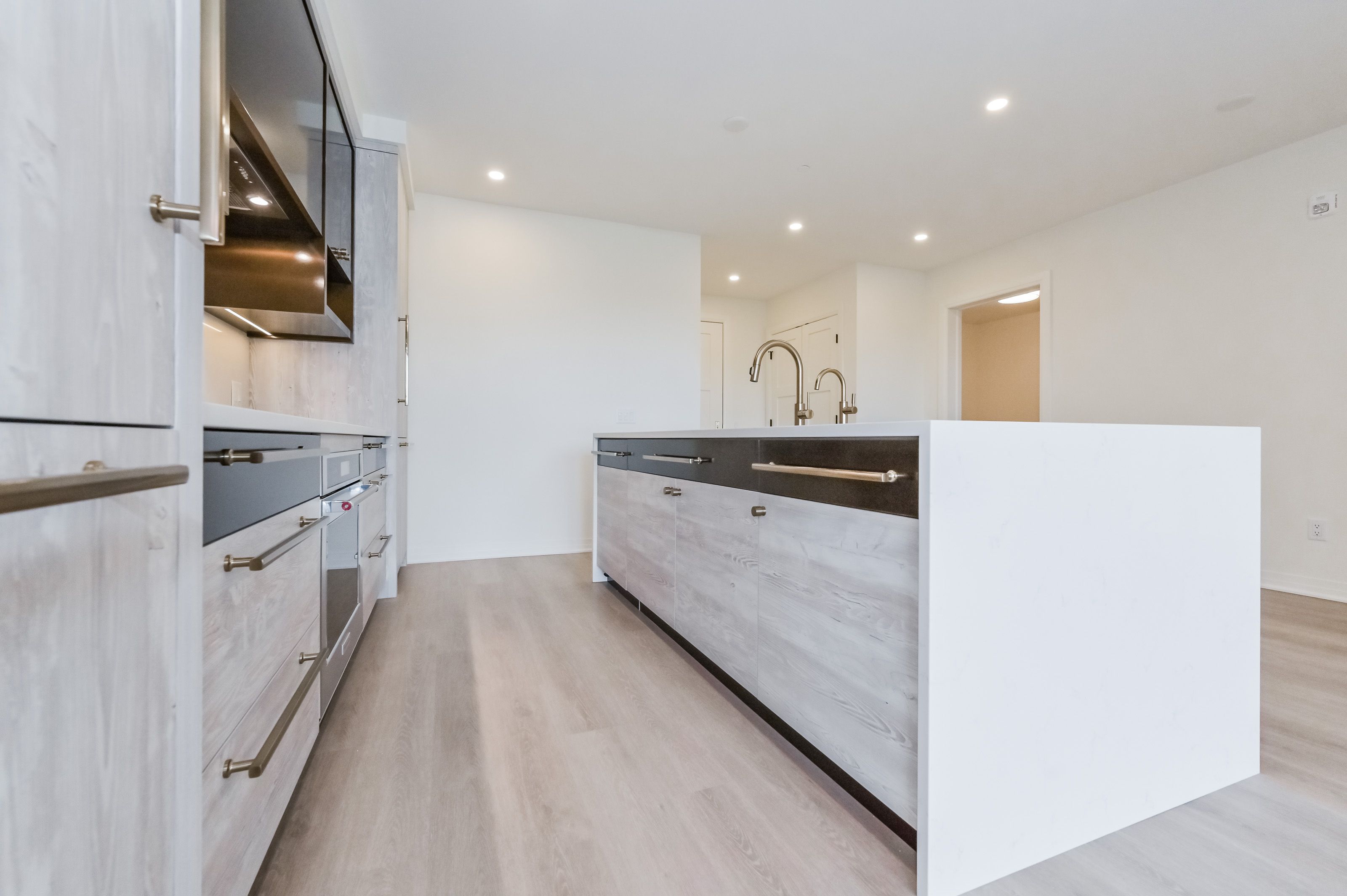 6523 Wellington 7 Road 402
