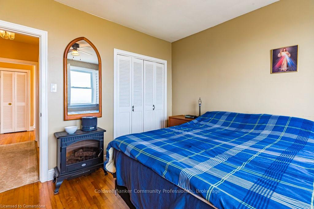 2 Bedrooms Co-op at 5 East 36th,  Hamilton For sale