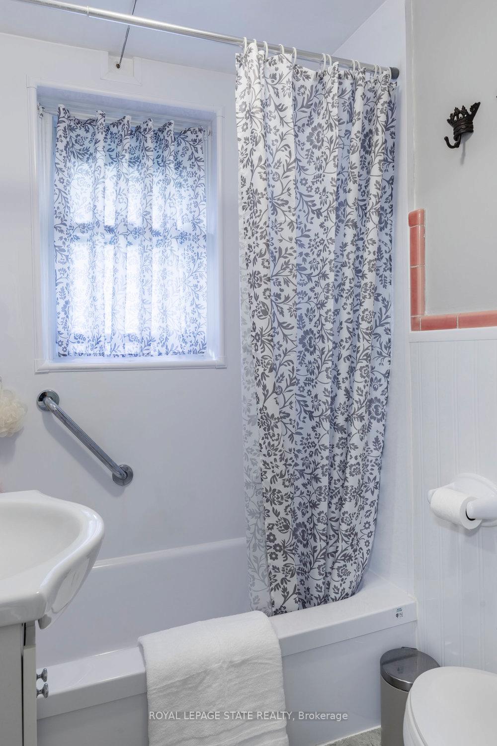 1 Bedroom Co-op at 2 Stroud, Hamilton For sale