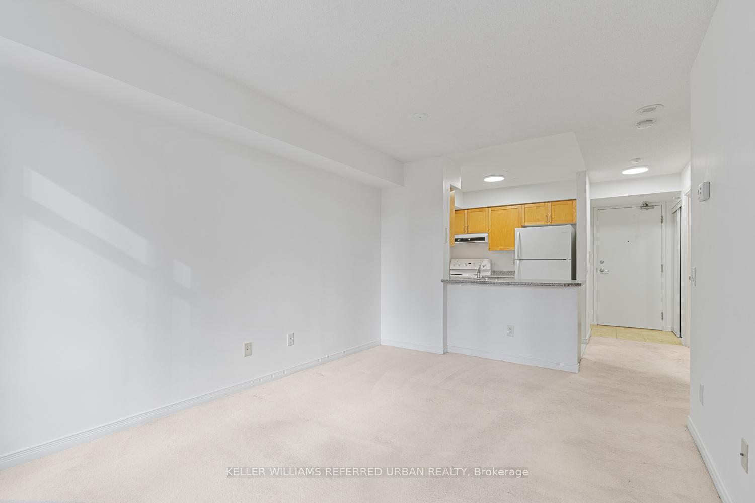 1 Bedroom Condo at 155 Beecroft, Toronto For sale
