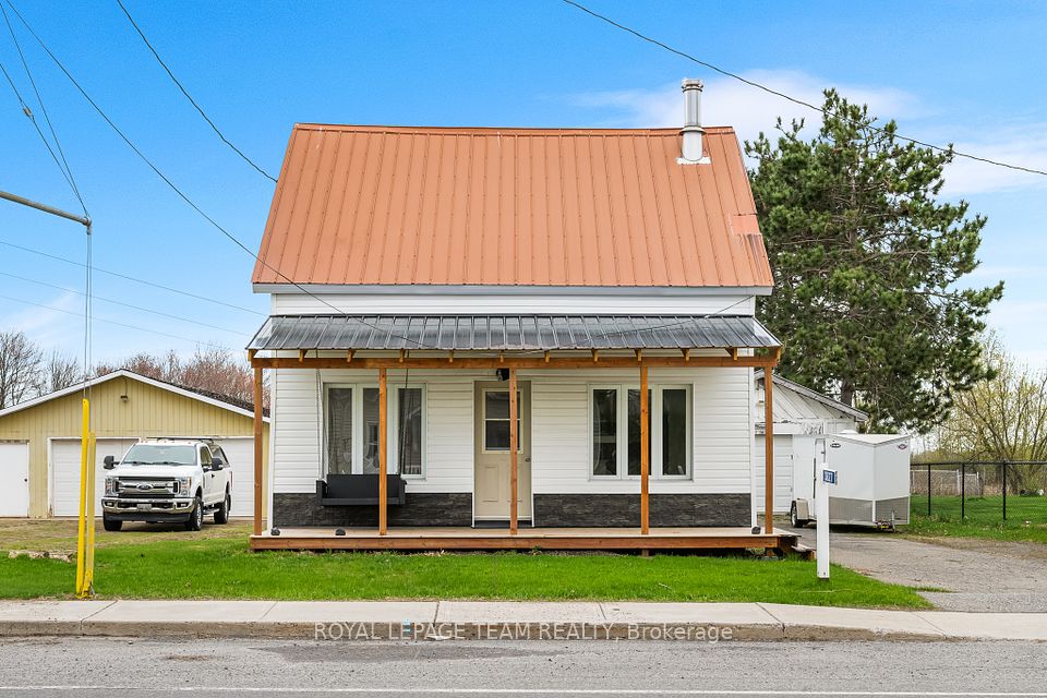 3627 Champlain