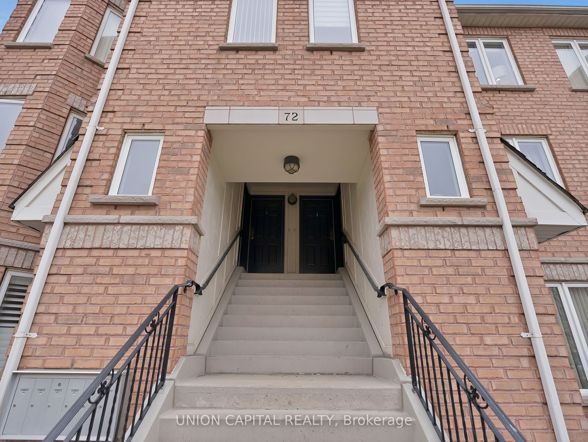 72 Aerodrome Crescent, #302