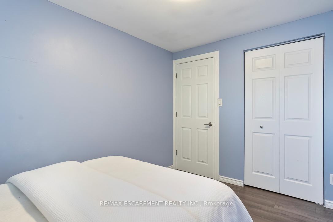 3 Bedrooms Condo at 1301 Upper Gage, Hamilton For sale