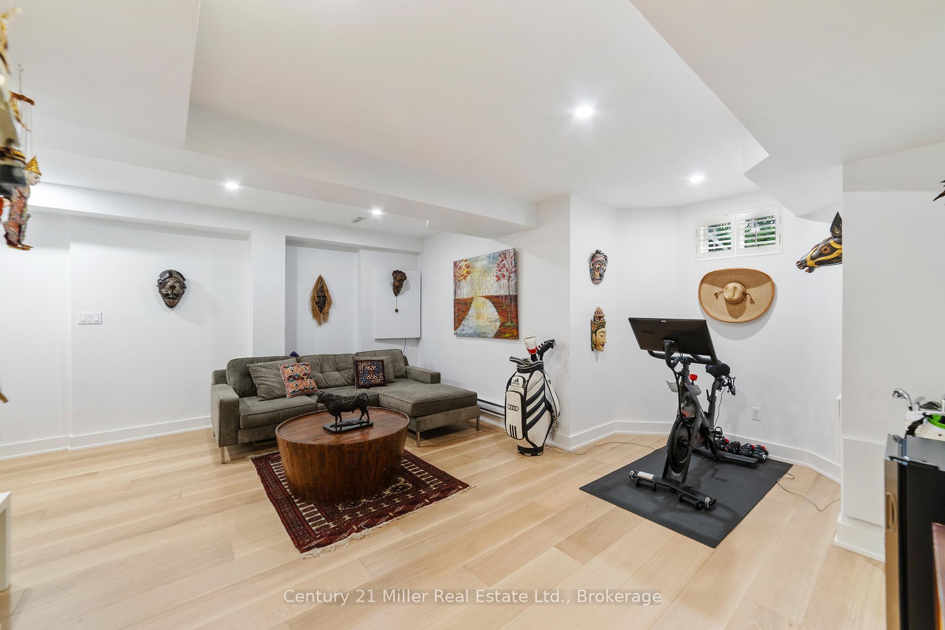 2 Bedrooms Condo at 1061 North Shore, Burlington For sale