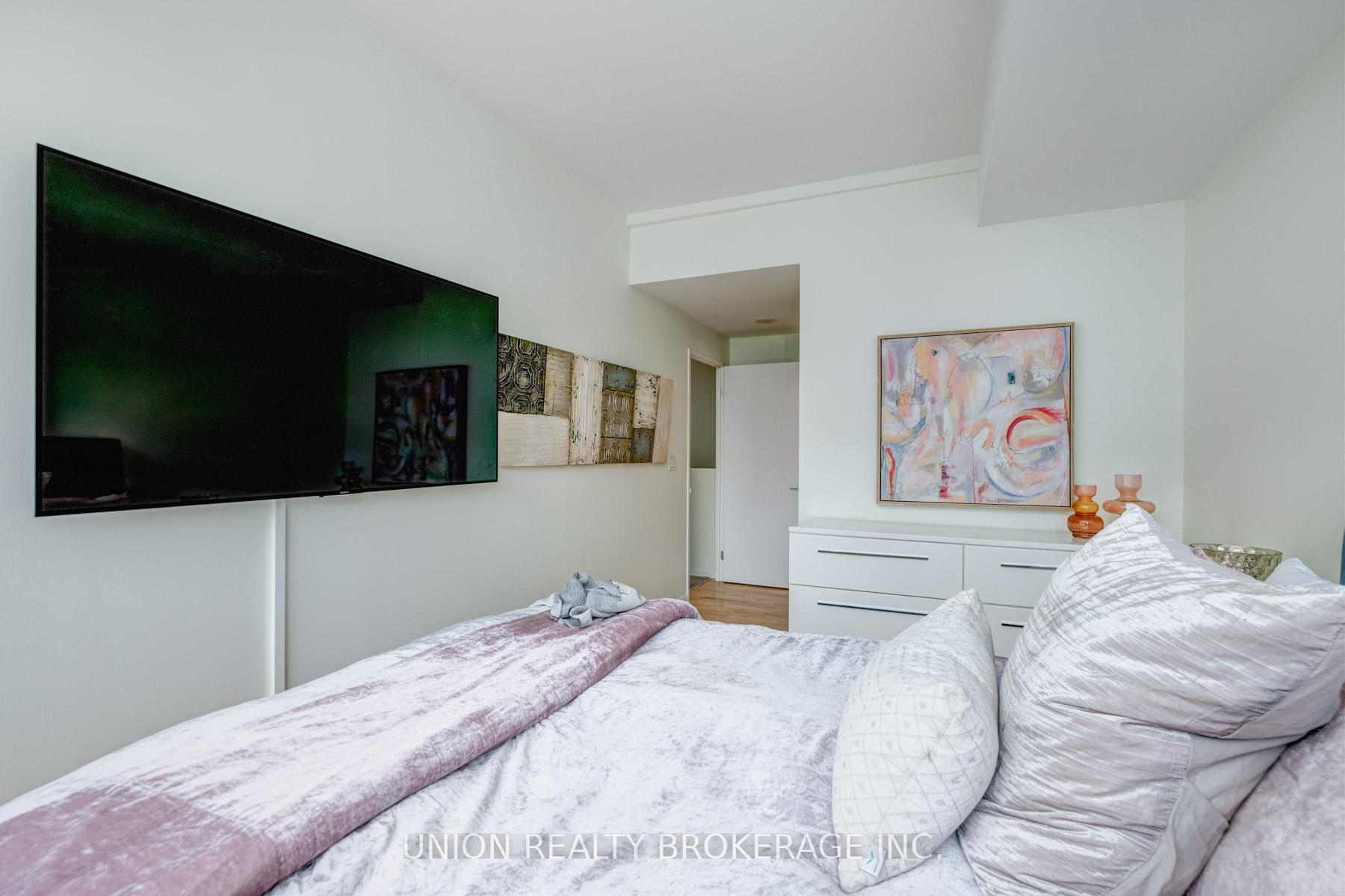 2 Bedrooms Condo at 333 Adelaide, Toronto For sale