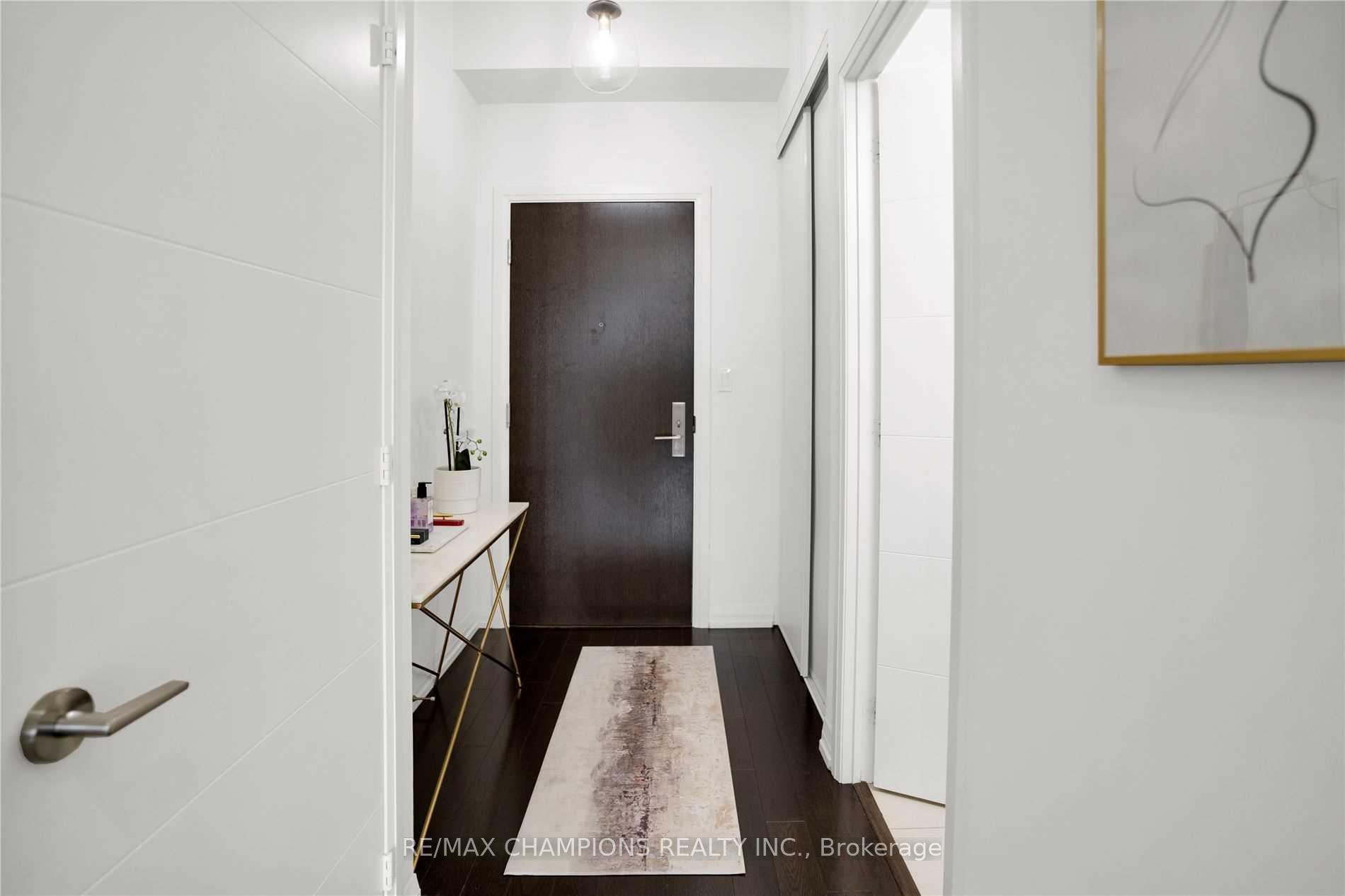 2 Bedrooms Condo at 460 Adelaide,  Toronto For sale