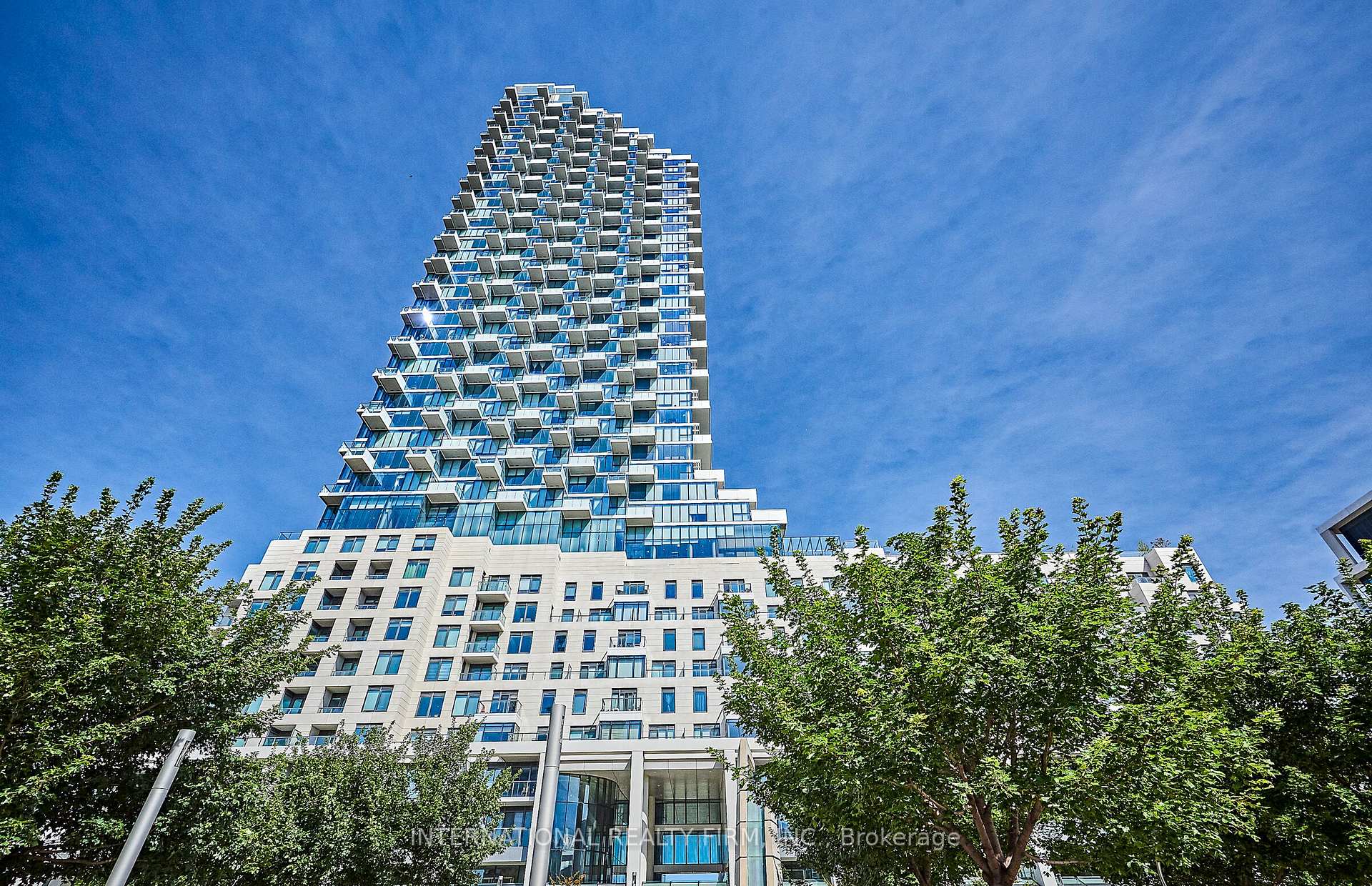 2 Bedrooms Condo at 16 Bonnycastle, Toronto For sale