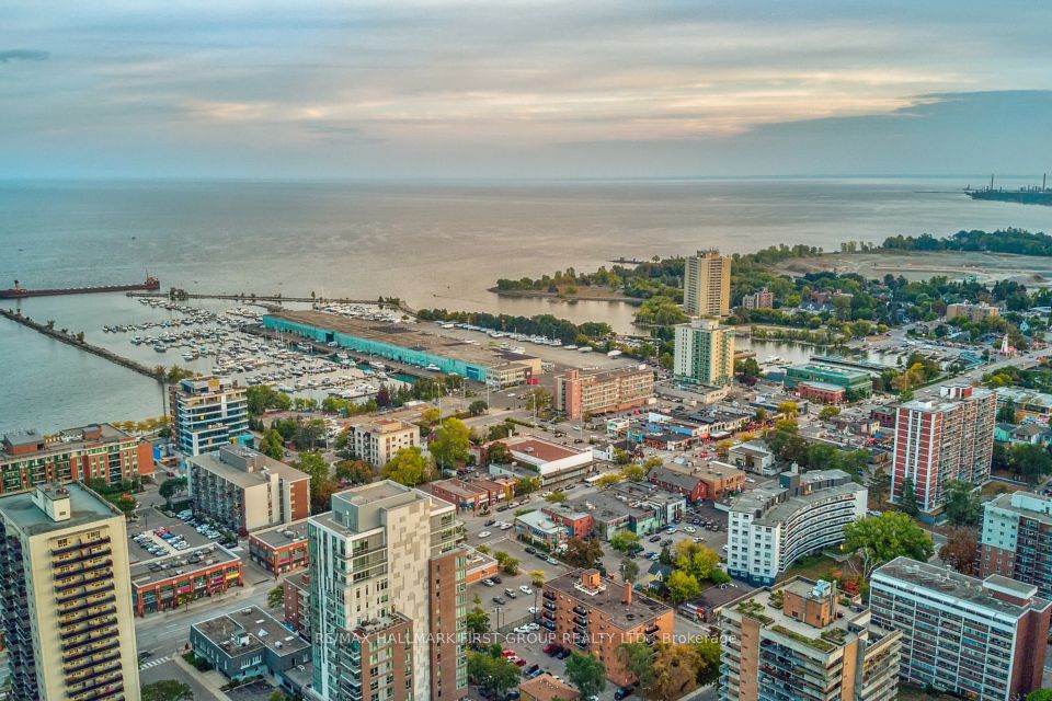 1395 Hurontario