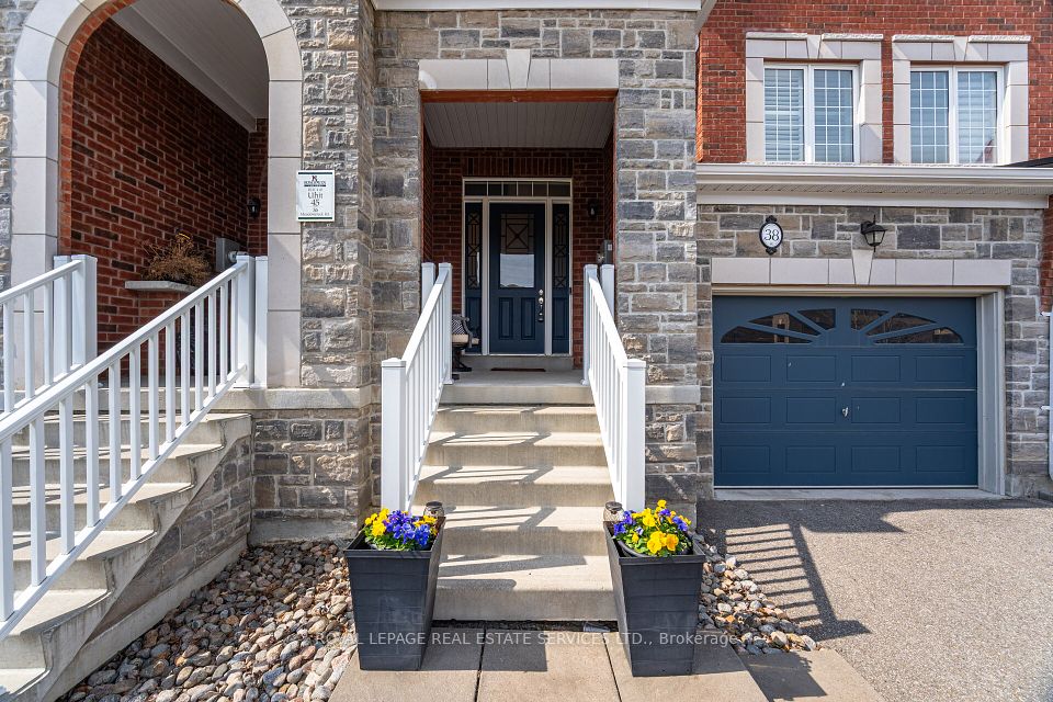38 Meadowcreek Road, Caledon, ON L7C 4A1