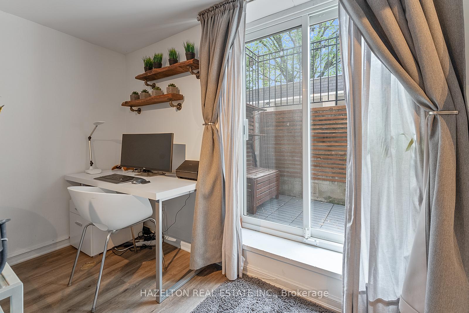 3 Bedrooms Condo at 9 Clarendon, Toronto For sale