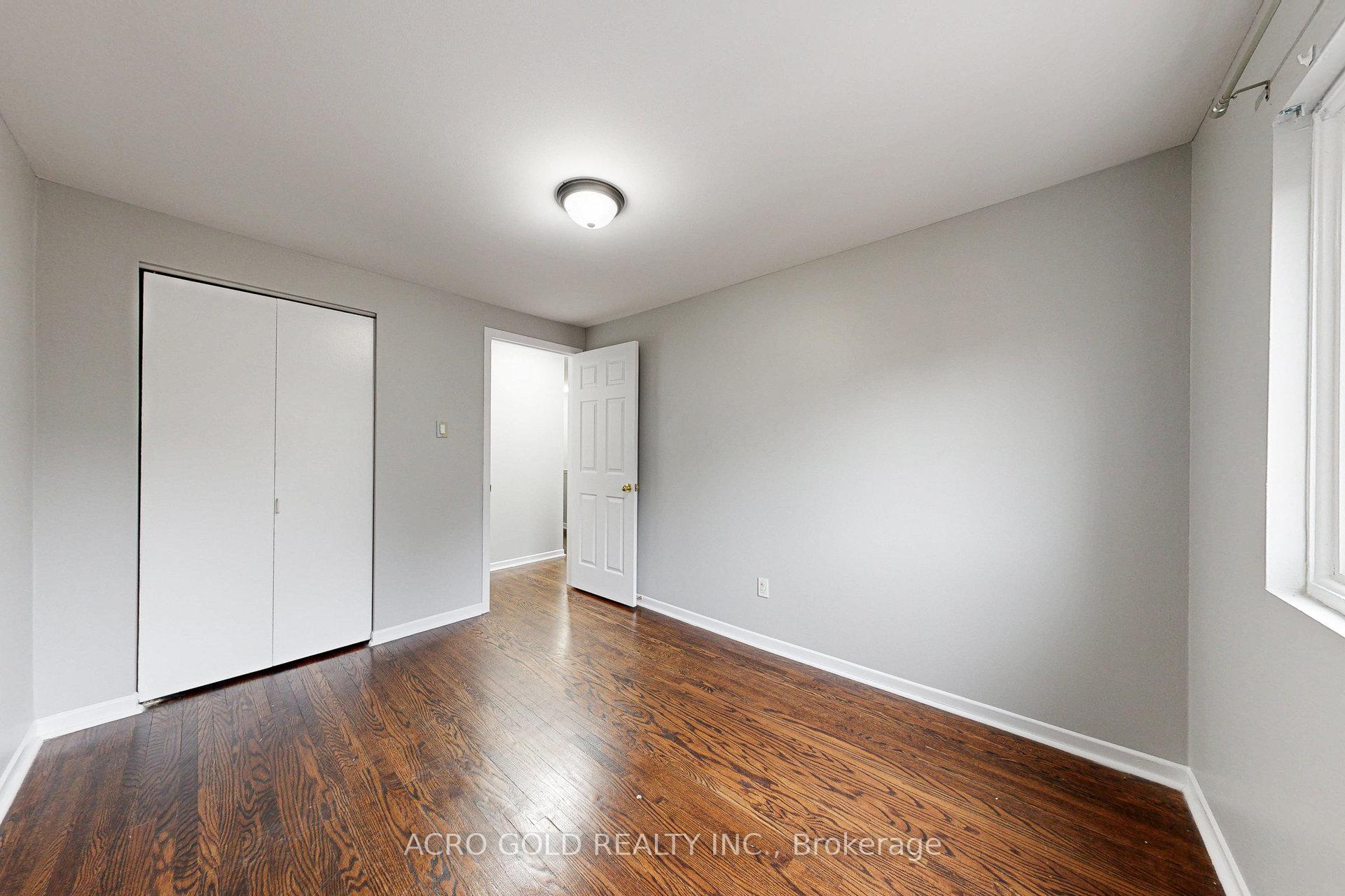 4 Bedrooms Condo at 441 Military,  Toronto For sale