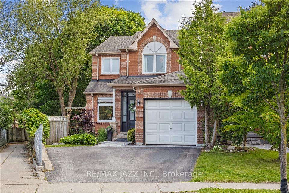 65 Fry Crescent
