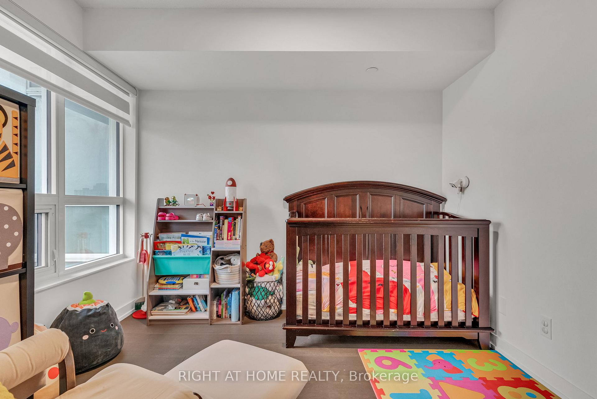 2 Bedrooms Condo at 10 Wilby, Toronto For sale