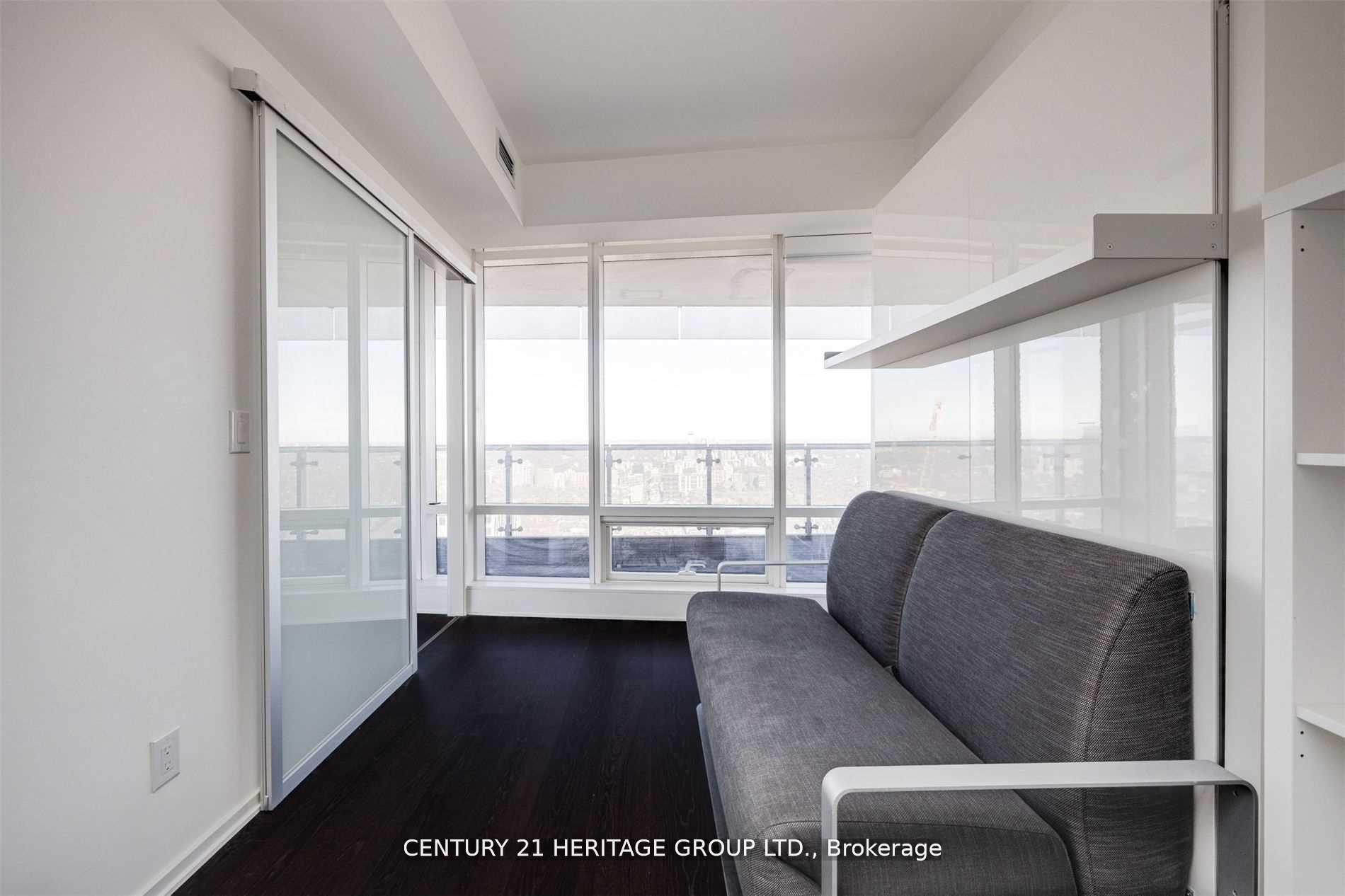 2 Bedrooms Condo at 1 Bloor, Toronto For sale