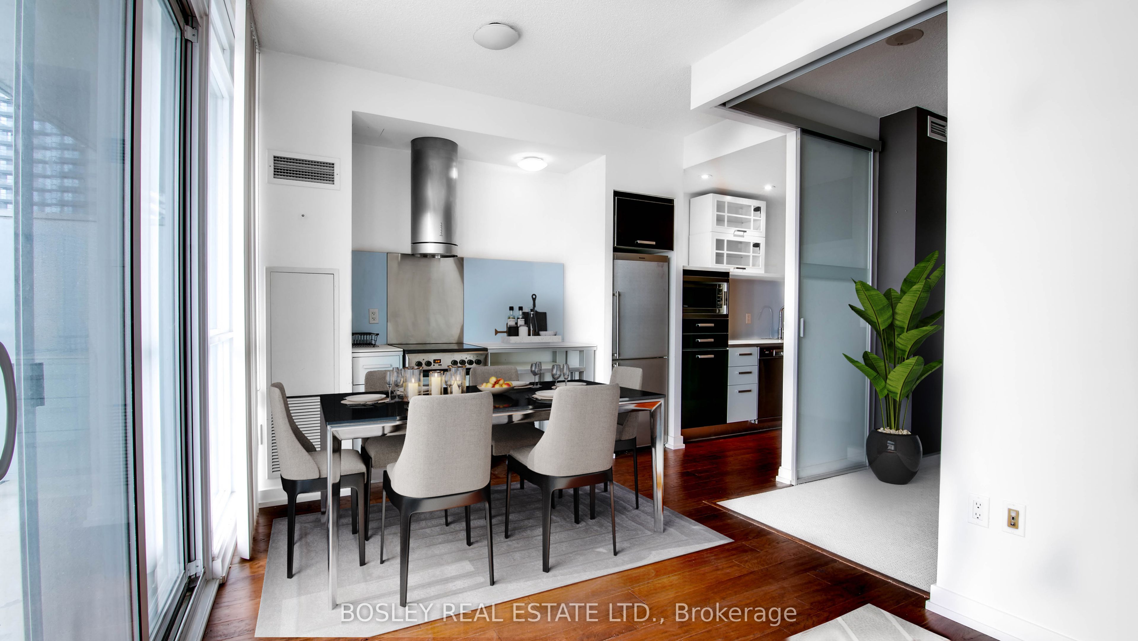 38 Dan Leckie Way, #1802