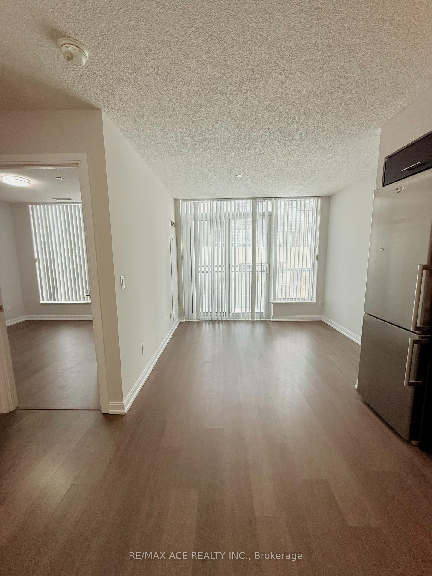 1 Bedroom Condo at 255 Village Green, Toronto For sale