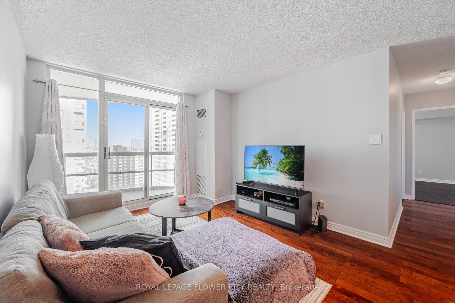2 Bedrooms Condo at 156 Enfield, Mississauga For sale