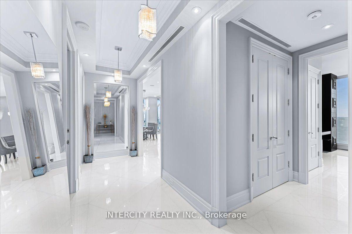 3 Bedrooms Condo at 50 Yorkville, Toronto For sale