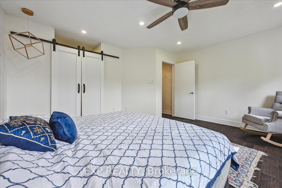 3 Bedrooms Condo at 2920 Headon Forest, Burlington For sale