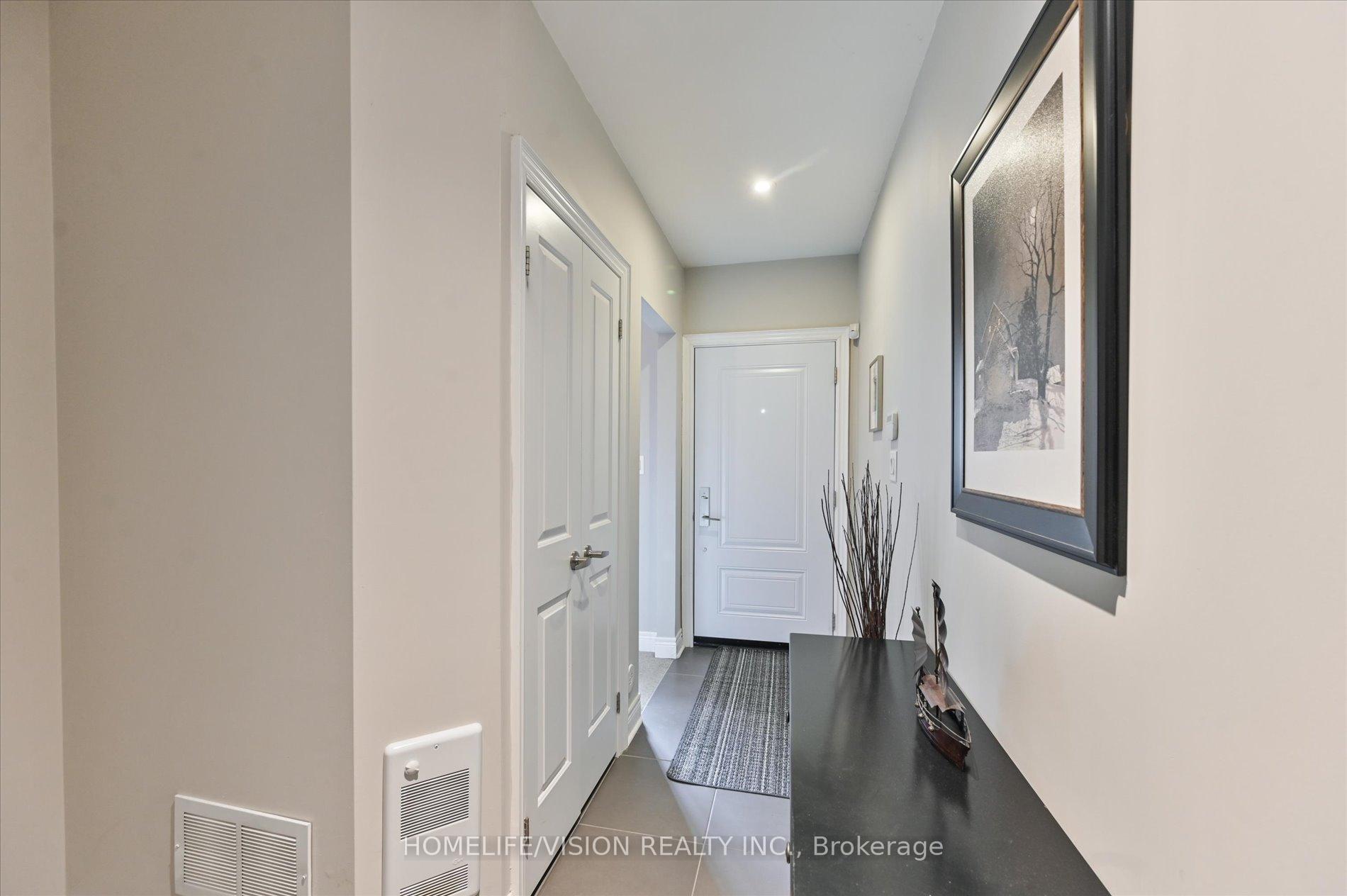 4 Bedrooms Condo at 2 Agar, Vaughan For sale