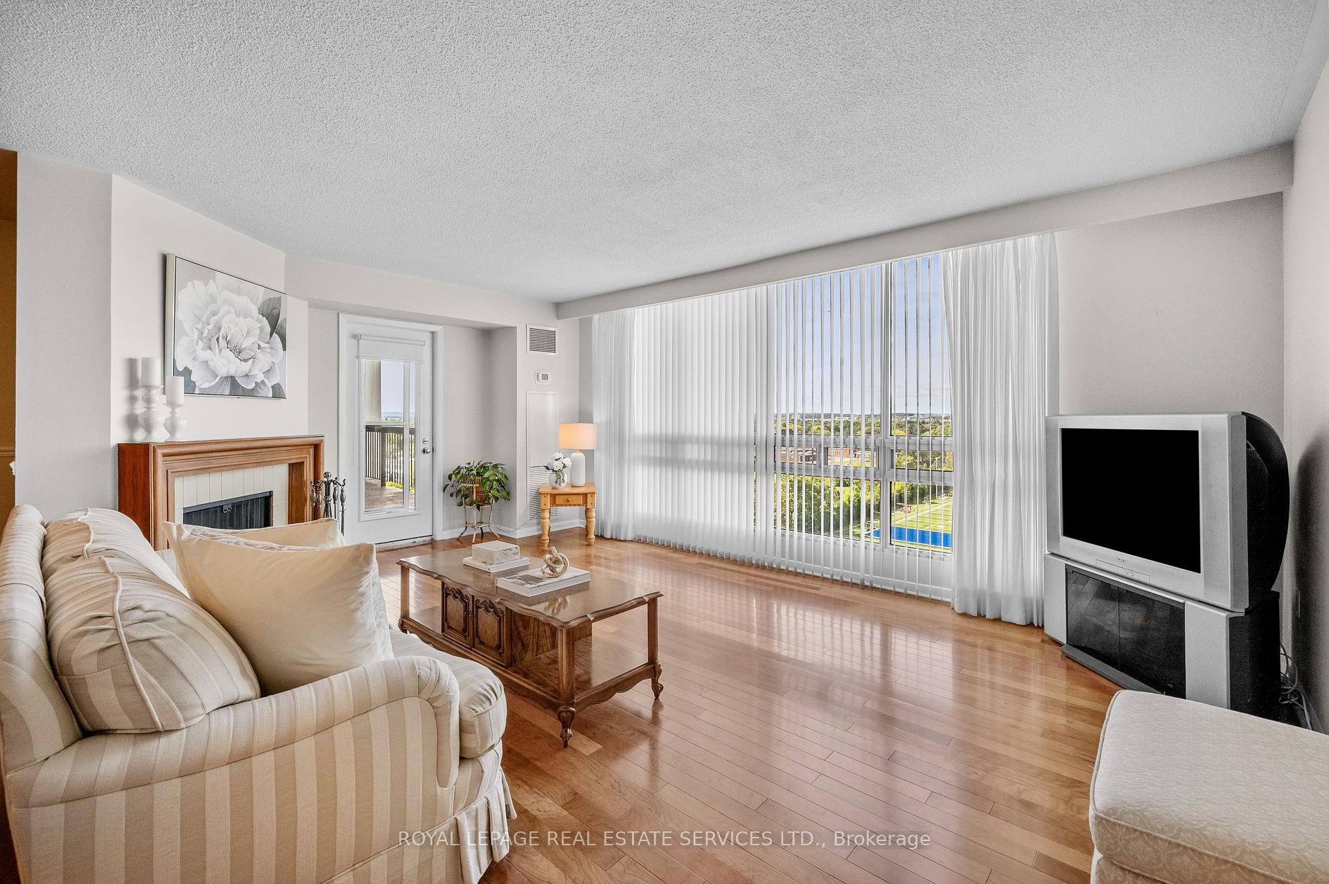2 Bedrooms Condo at 2185 Marine,  Oakville For sale