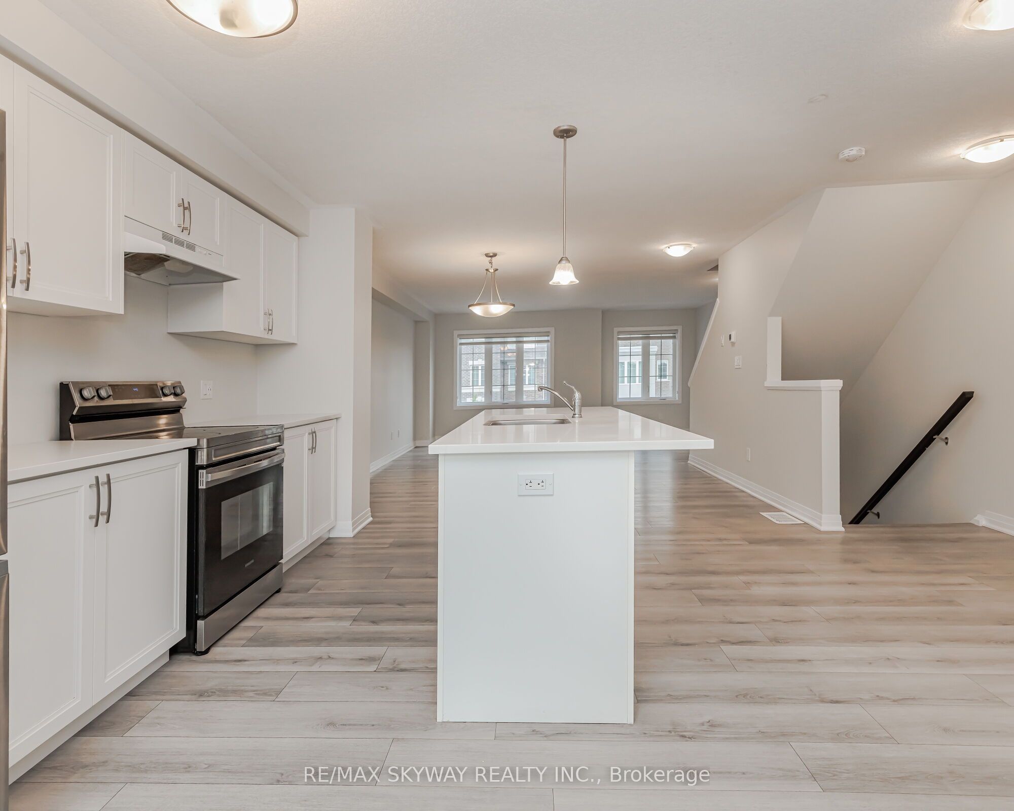 311 Woolwich Street, #5