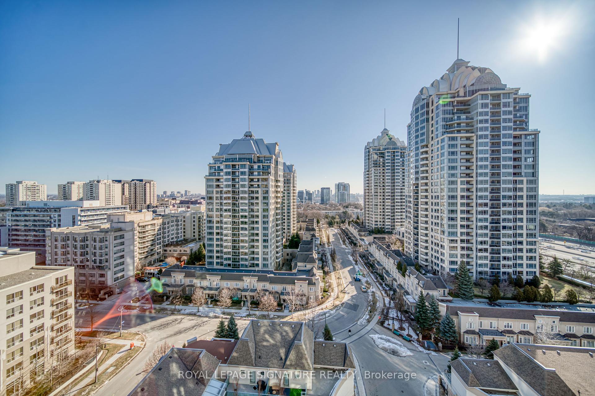 1 Bedroom Condo at 17 Barberry, Toronto For sale