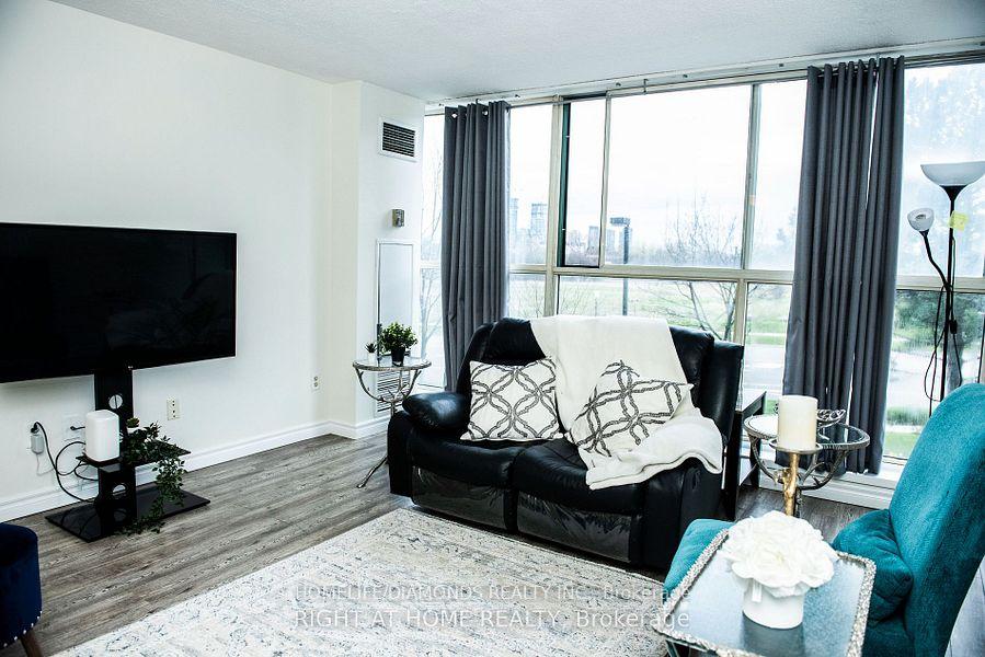2 Bedrooms Condo at 4205 SHIPP,  Mississauga For sale