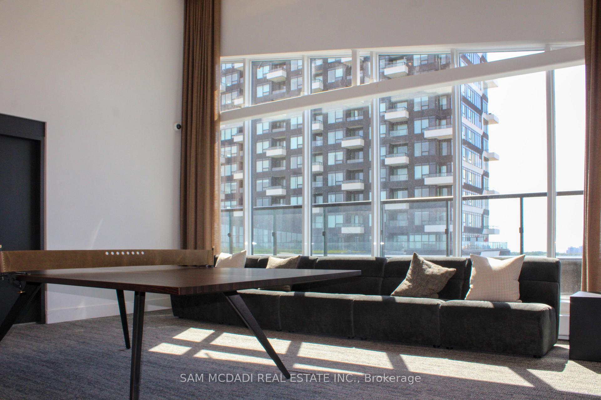 2 Bedrooms Condo at 2489 Taunton, Oakville For sale