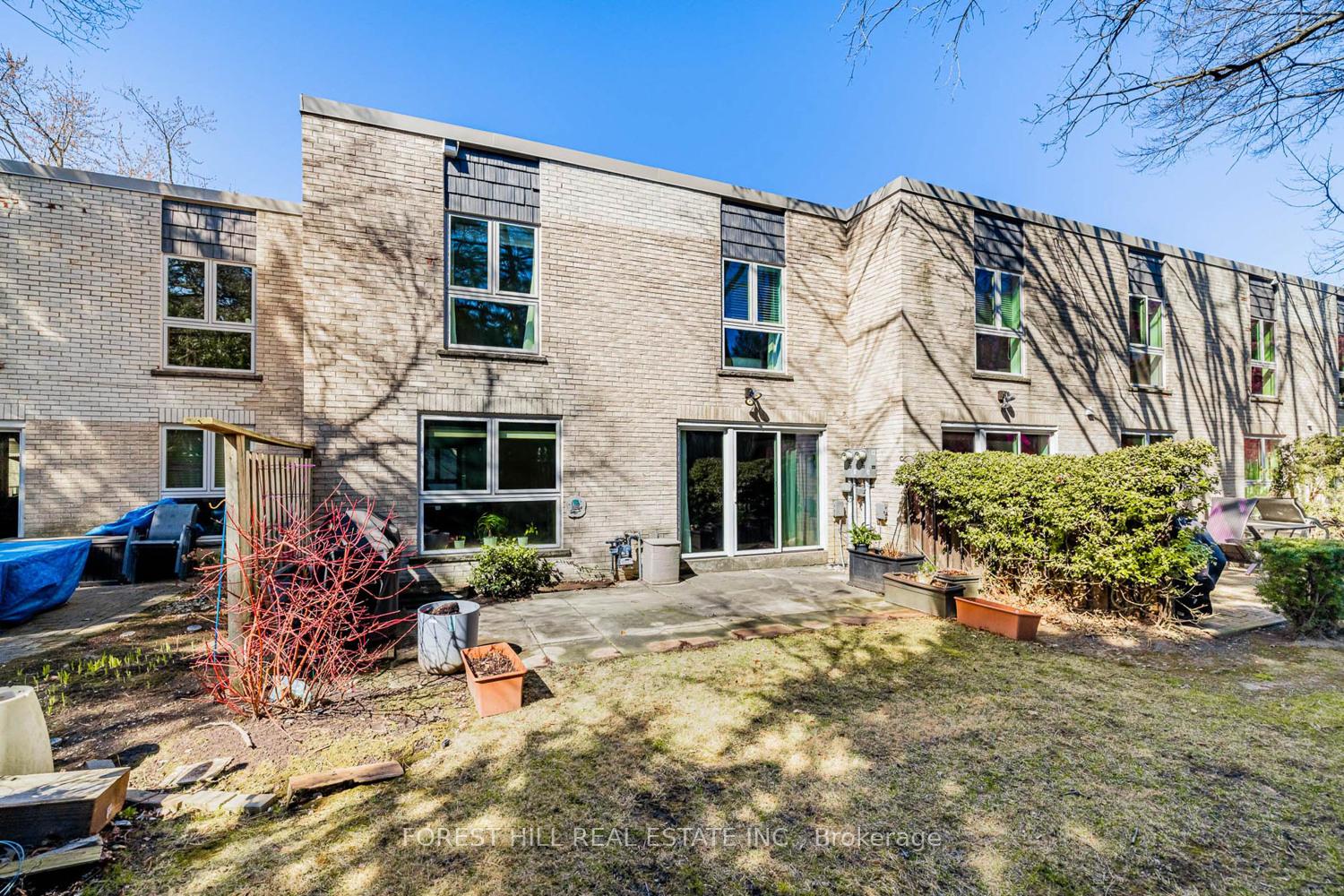 5 Bedrooms Condo at 21 Snowshoe Mill, Toronto For sale