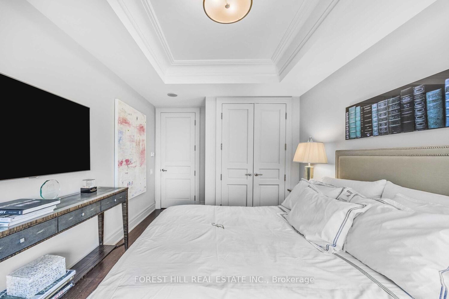 2 Bedrooms Condo at 155 St Clair, Toronto For sale
