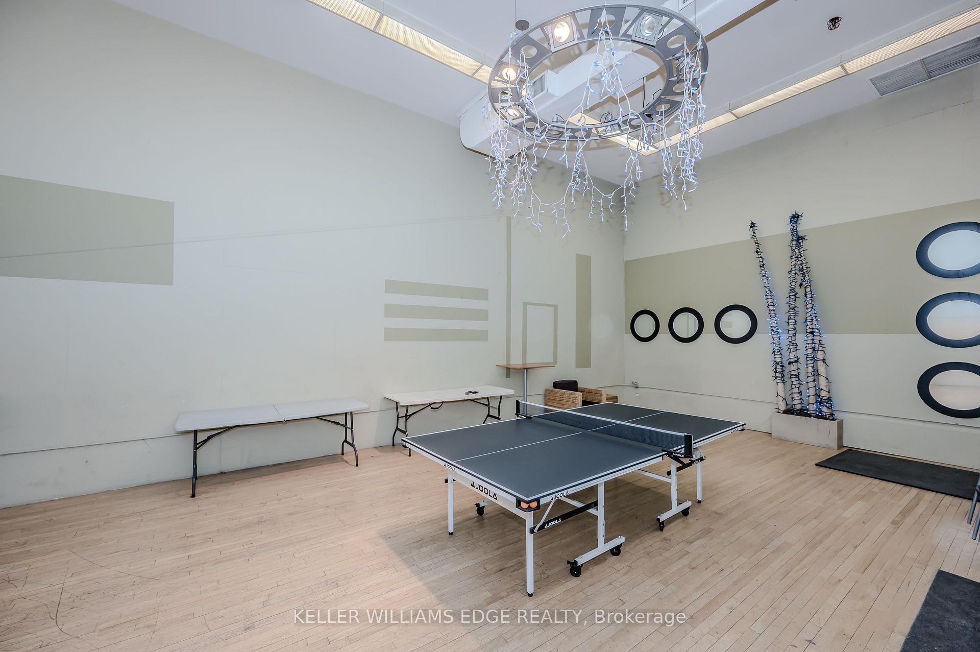 3 Bedrooms Condo at 1000 Cedarglen, Mississauga For sale