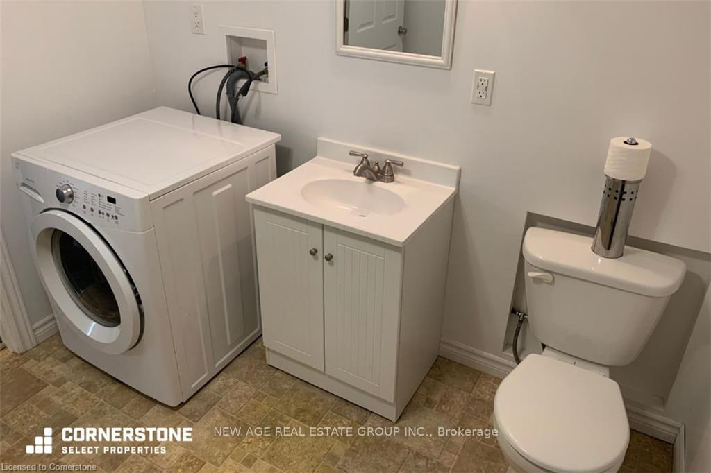 3 Bedrooms Condo at 40 SUMMERCREST, Hamilton For sale