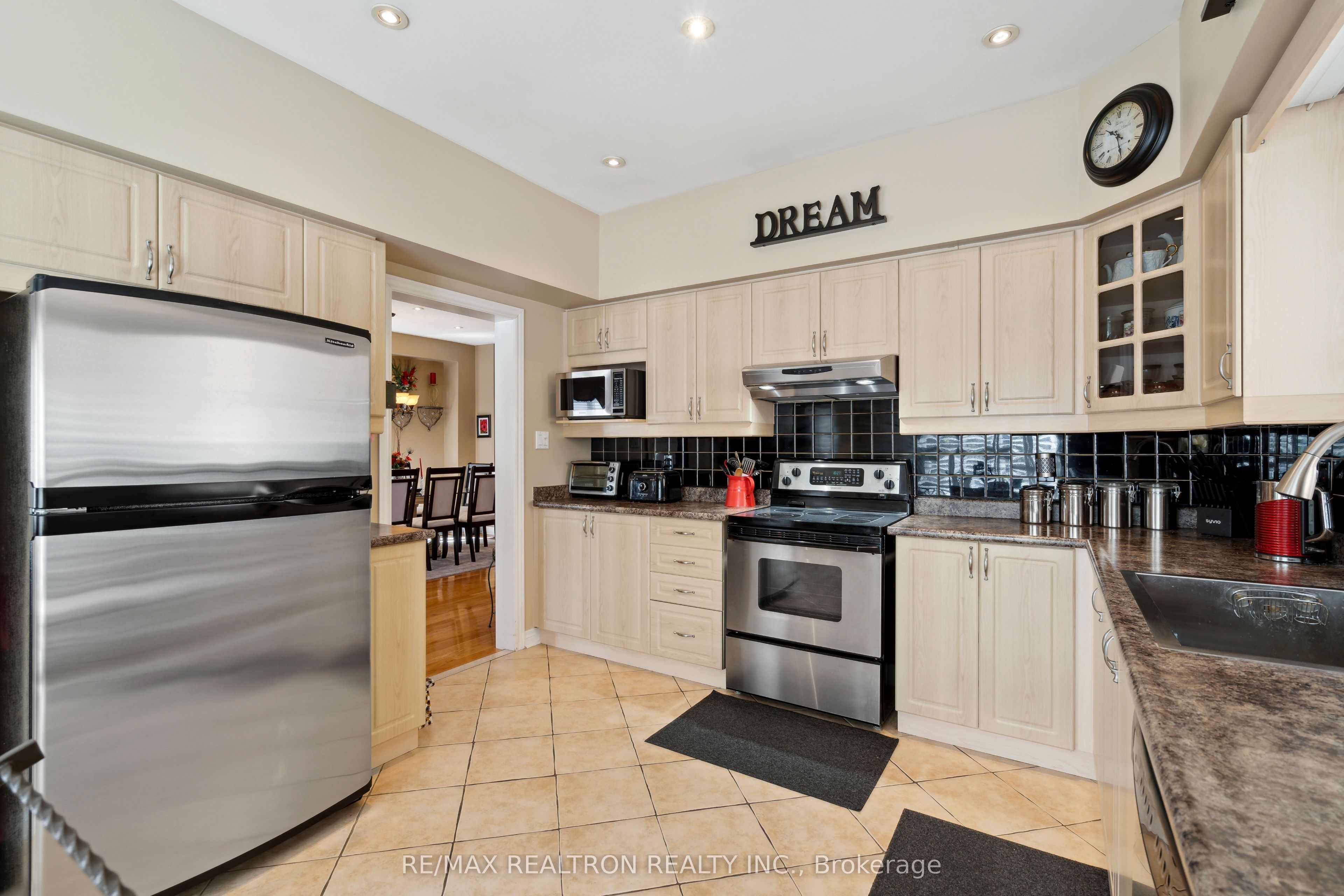 545 Pleasant Ridge Avenue