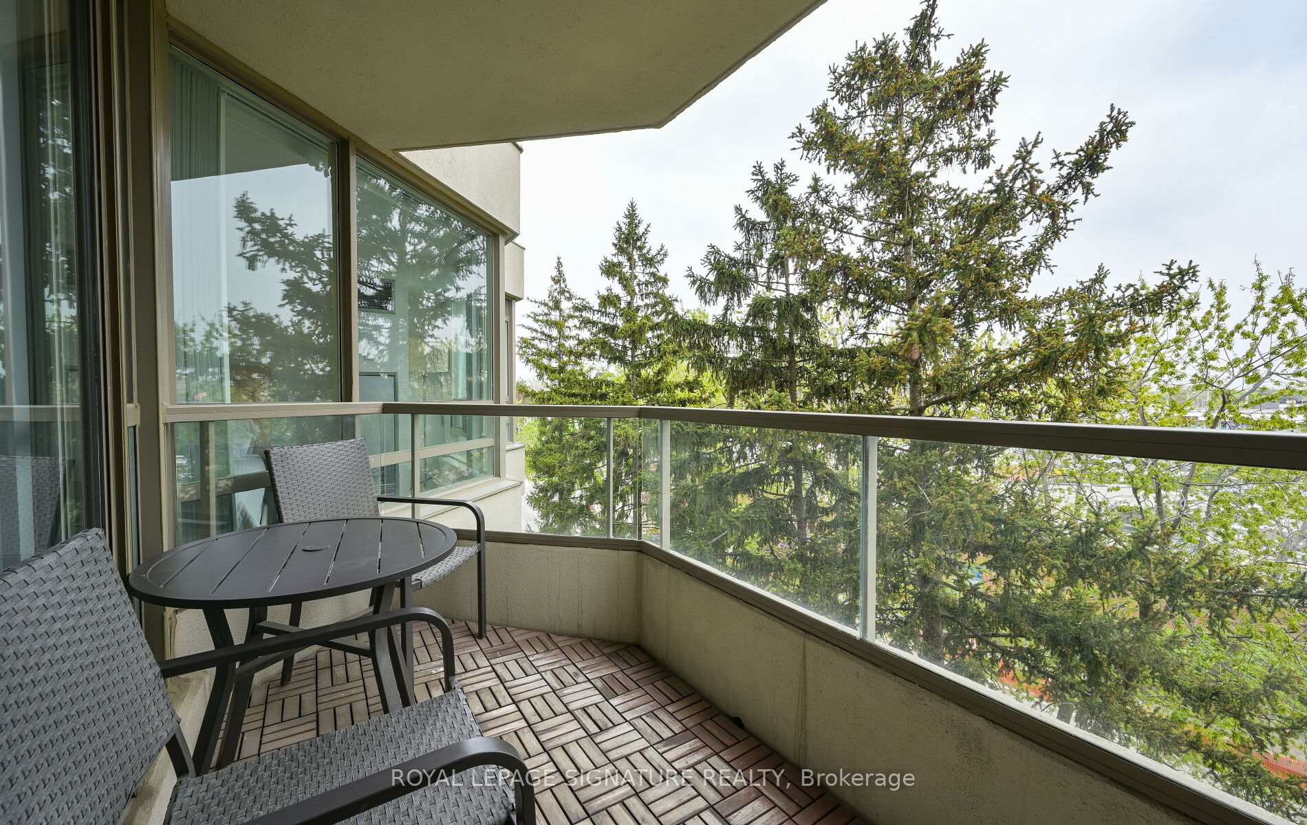 2 Bedrooms Condo at 75 King, Mississauga For sale