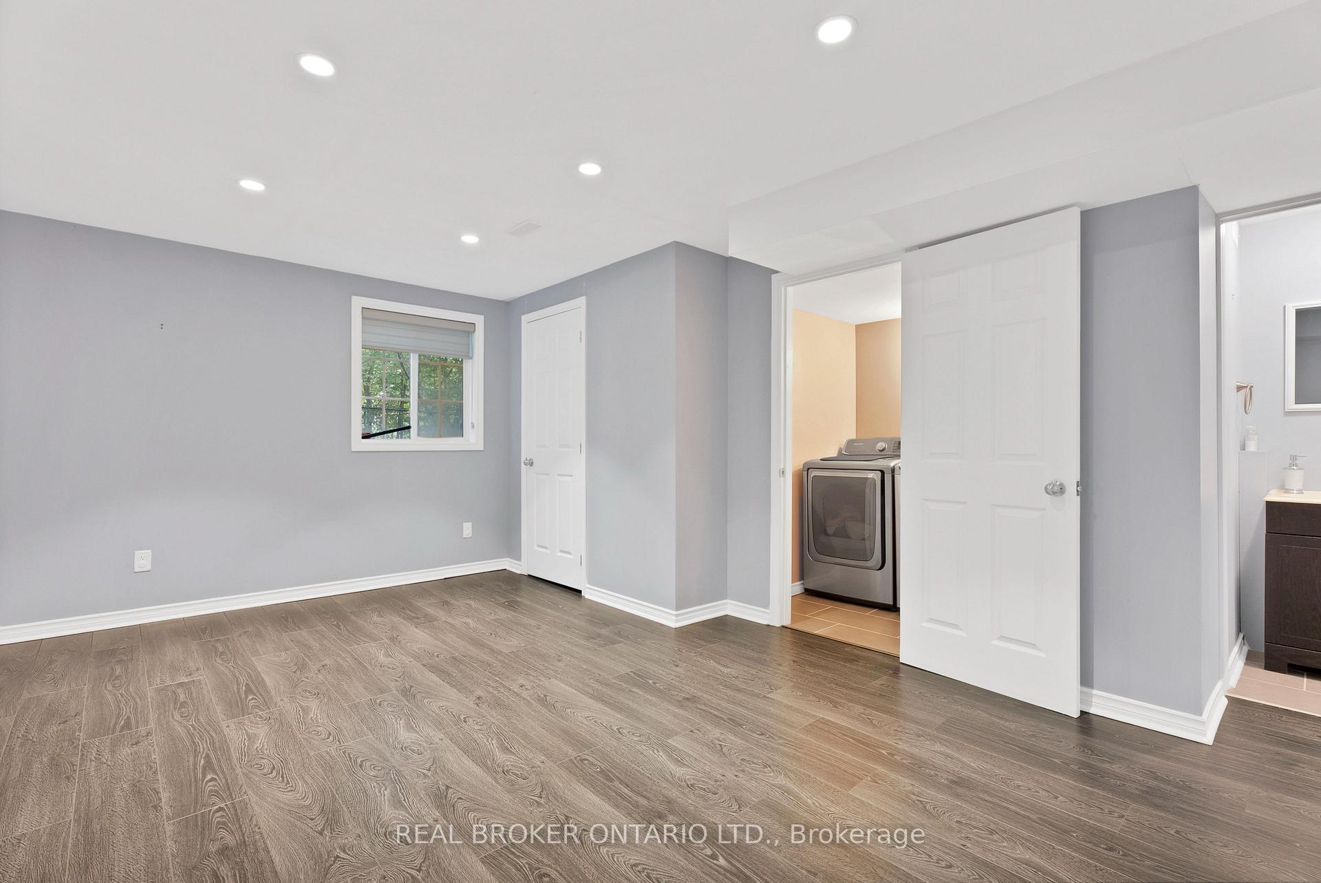 3 Bedrooms Condo at 7360 Zinnia, Mississauga For sale